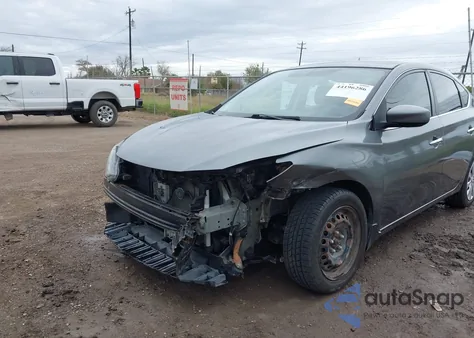 2017 Nissan Sentra S z USA, uszkodzony, nr VIN 3N1AB7AP7HY383099
